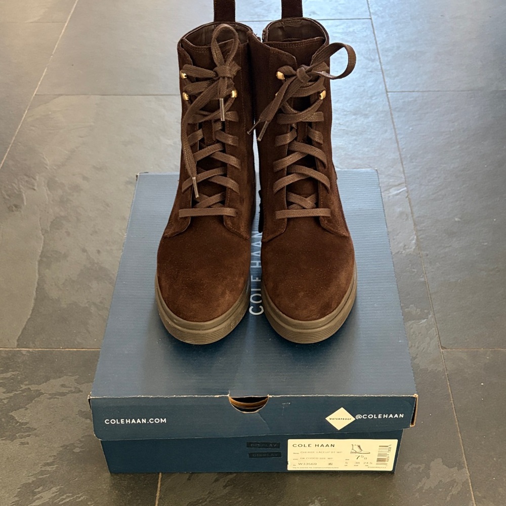 Cole Haan dark brown suede lace up winter boots waterproof size 7.5 new with box - Picture 3 of 7